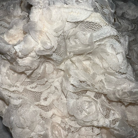 Intimately Free People Bodysuit Lace Rosette Floral In Ivory, Size XSmall, NWOT - Picture 6 of 8